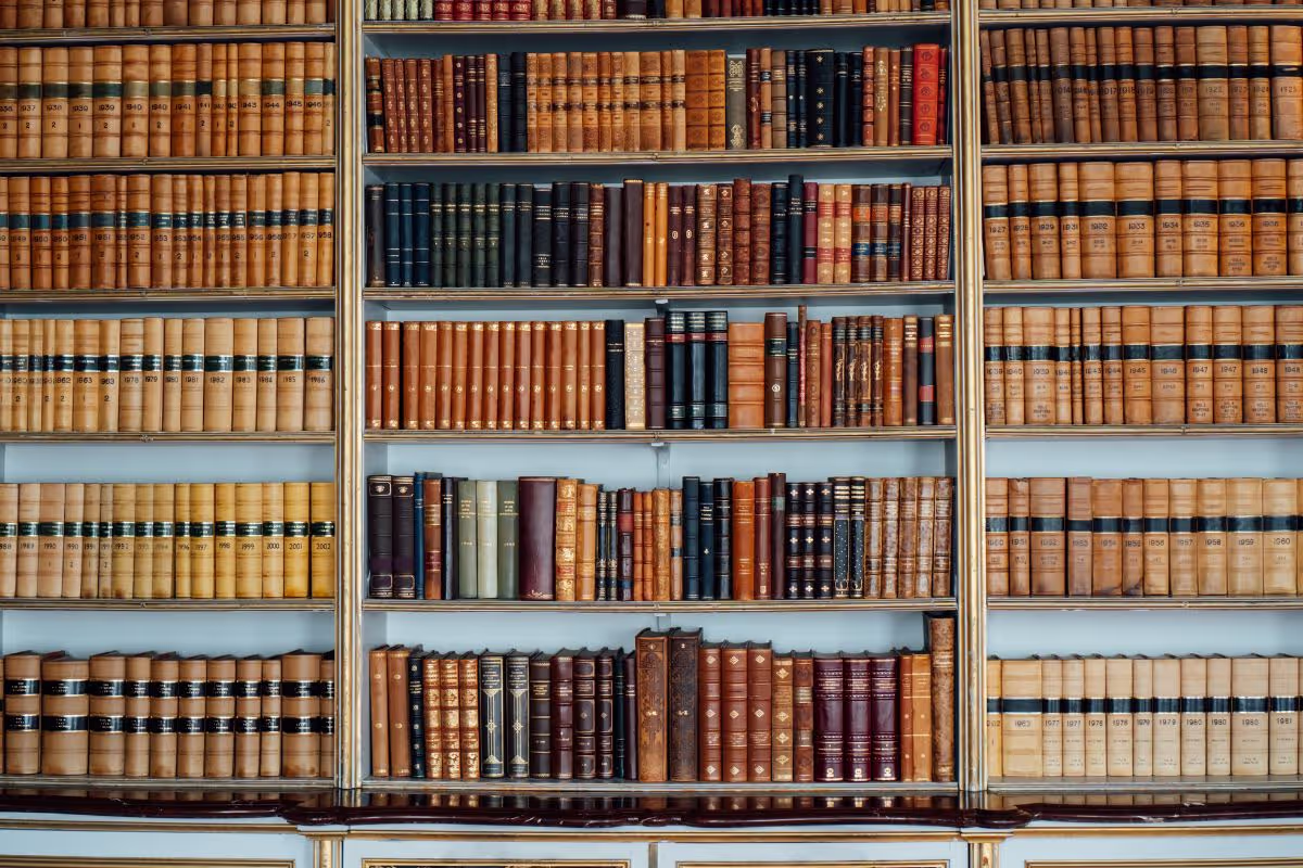 bookworms-guide-10-steps-to-build-a-personal-library