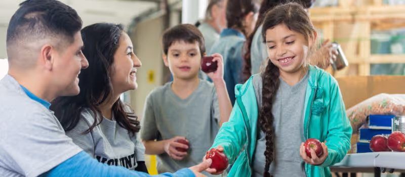 5-surprising-ways-how-volunteering-together-can-strengthen-your-family-ties