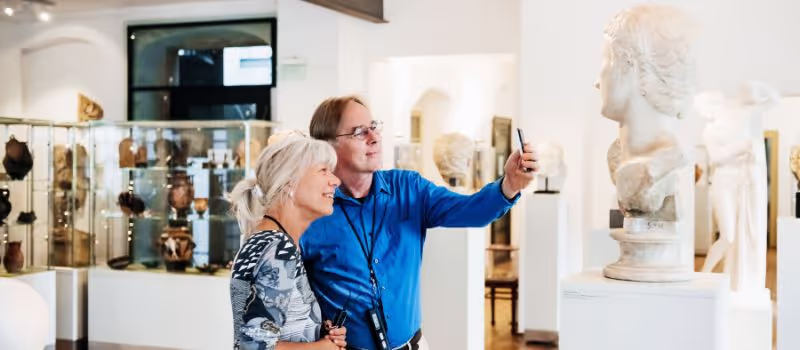 5-unique-museum-selfie-ideas-to-showcase-your-personality